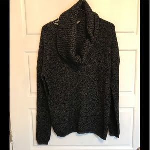 New Tristan black sweater removable collar